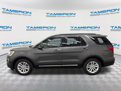 Used 2017 Ford Explorer XLT w/ Equipment Group 201A FWD image 2