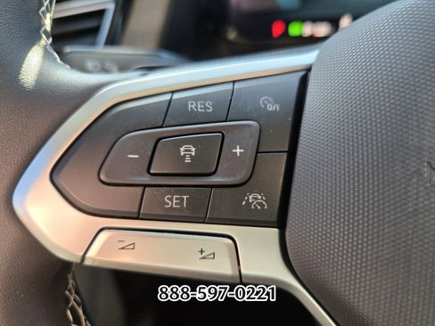 Certified 2024 Volkswagen Atlas SE image 29