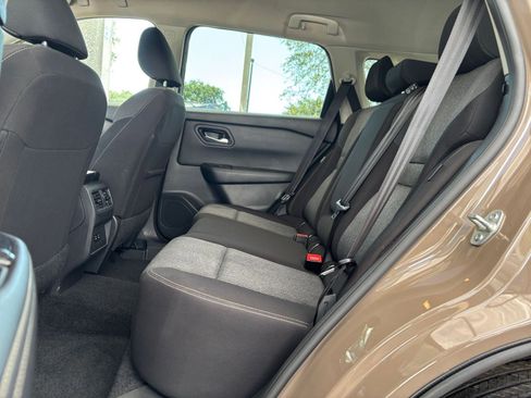 Used 2025 Nissan Rogue SV FWD image 28