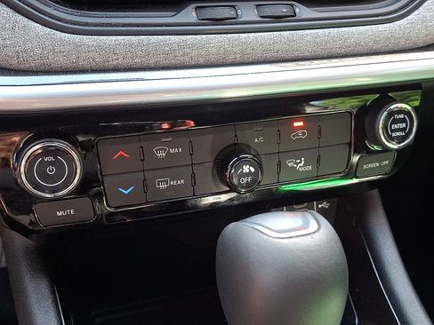 Certified 2023 Jeep Compass Latitude AWD/4WD image 16