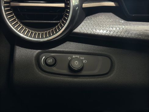 New 2026 Chevrolet Trax ACTIV w/ Sunroof Package image 24