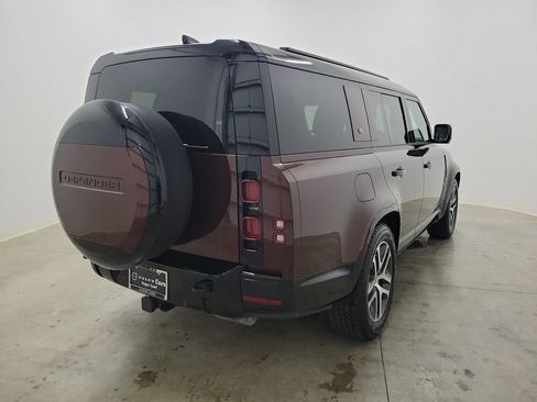 Used 2024 Land Rover Defender 130 X-Dynamic SE AWD/4WD image 5