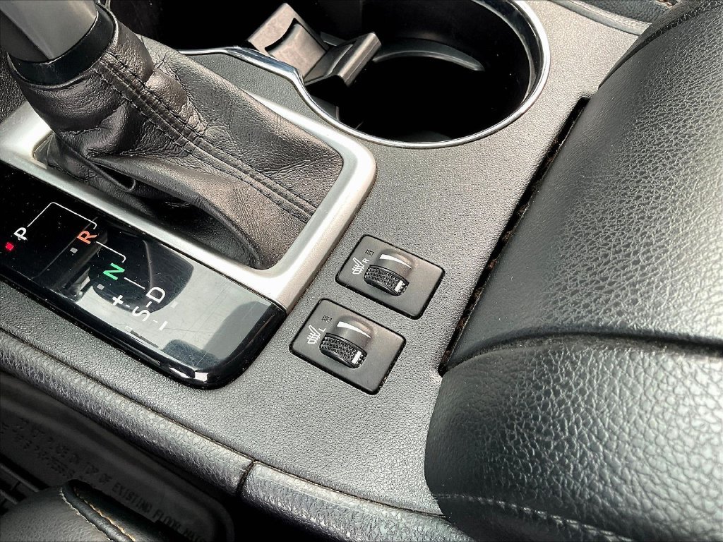 Used 2019 Toyota Highlander XLE AWD/4WD image 16