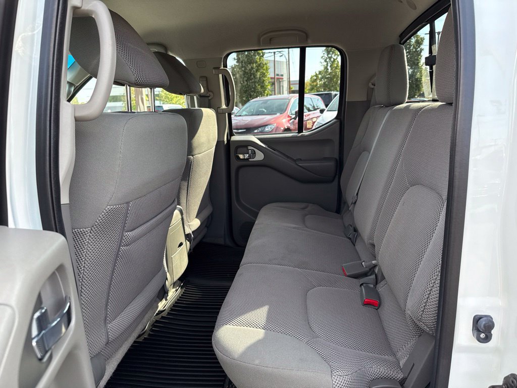 Used 2015 Nissan Frontier SL AWD/4WD image 14