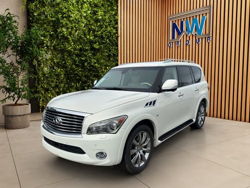 Used 2014 INFINITI QX80 4WD w/ Deluxe Touring Package image 3