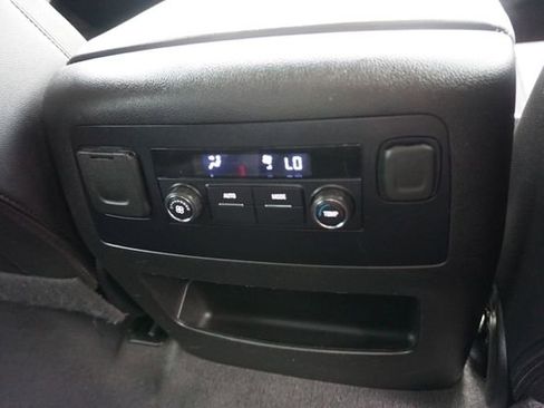 Used 2020 Chevrolet Tahoe LT RWD image 17