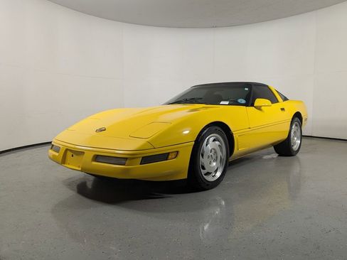 Used 1996 Chevrolet Corvette Coupe image 3