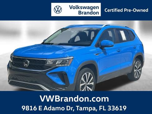 Certified 2022 Volkswagen Taos SE FWD image 1