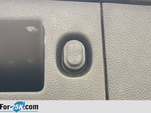 Used 2016 Chevrolet Suburban LTZ AWD/4WD image 30