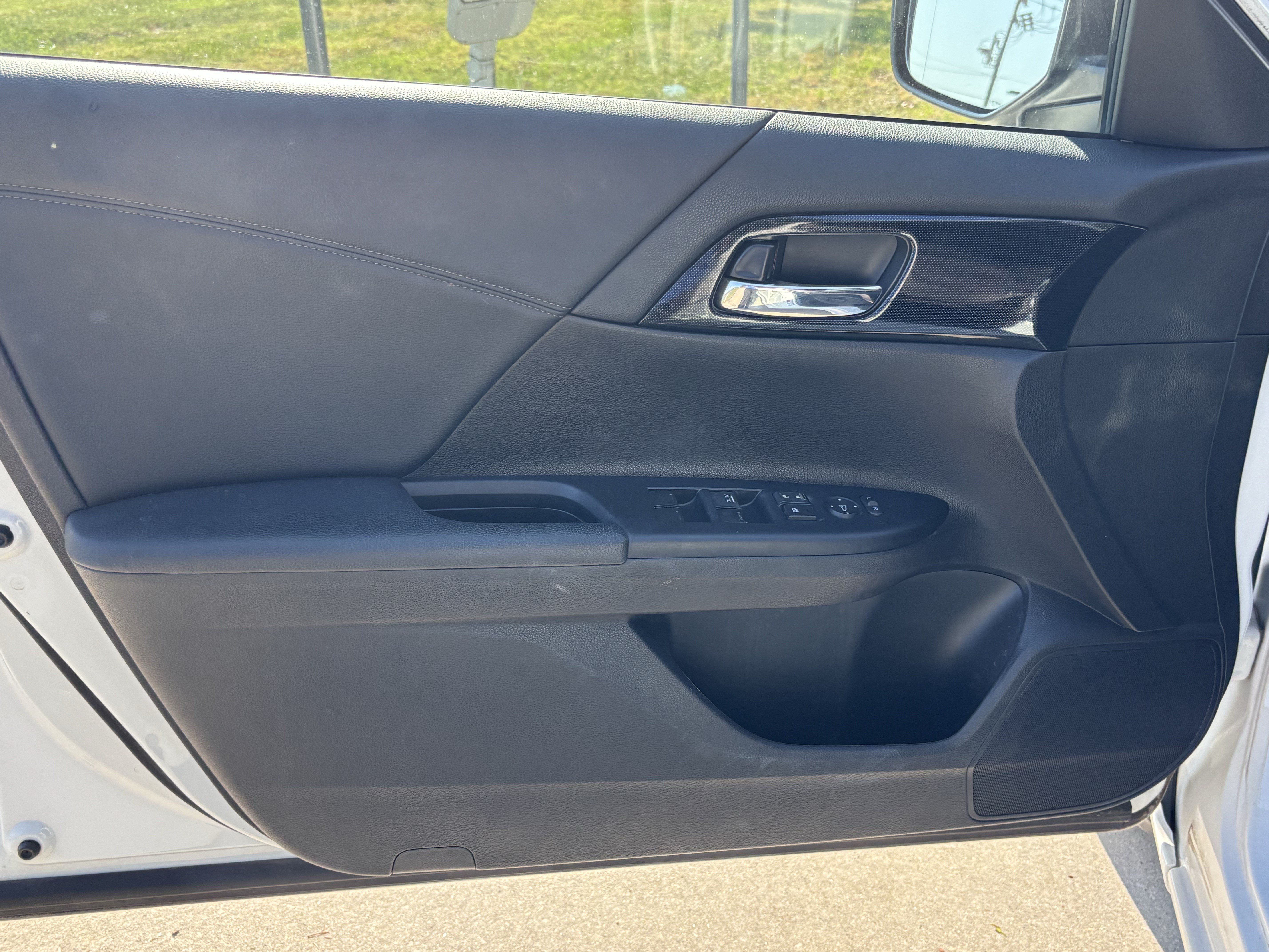 Used 2015 Honda Accord Sport image 15