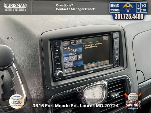 Used 2016 Chrysler Town & Country Touring-L FWD image 11