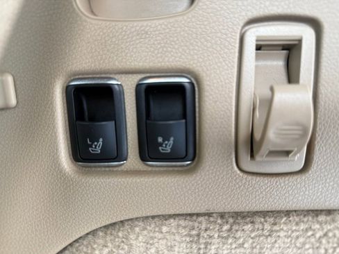 Used 2014 Mercedes-Benz GL 450 4MATIC image 14