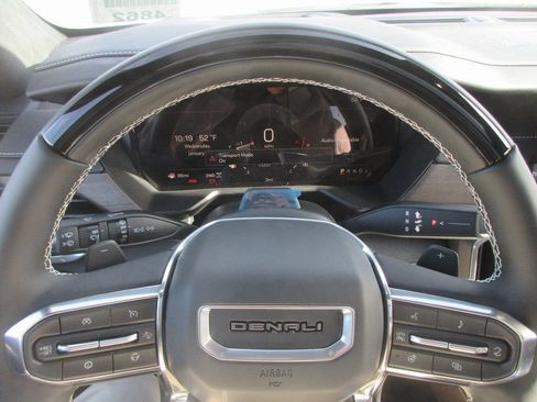 New 2026 GMC Acadia Denali Ultimate AWD/4WD image 18