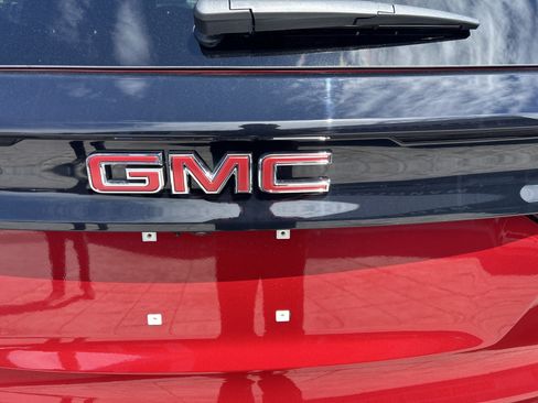 New 2026 GMC Acadia AT4 w/ Luxury Package AWD/4WD image 8