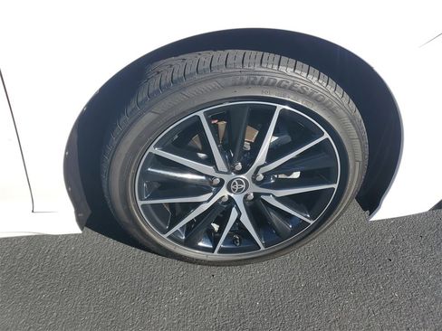Used 2022 Toyota Camry SE image 8