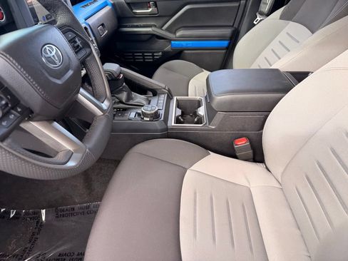 Used 2025 Toyota Tacoma TRD Off-Road AWD/4WD image 19