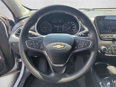 Used 2022 Chevrolet Malibu LT FWD image 13