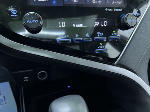 Used 2018 Toyota Camry XSE FWD image 22