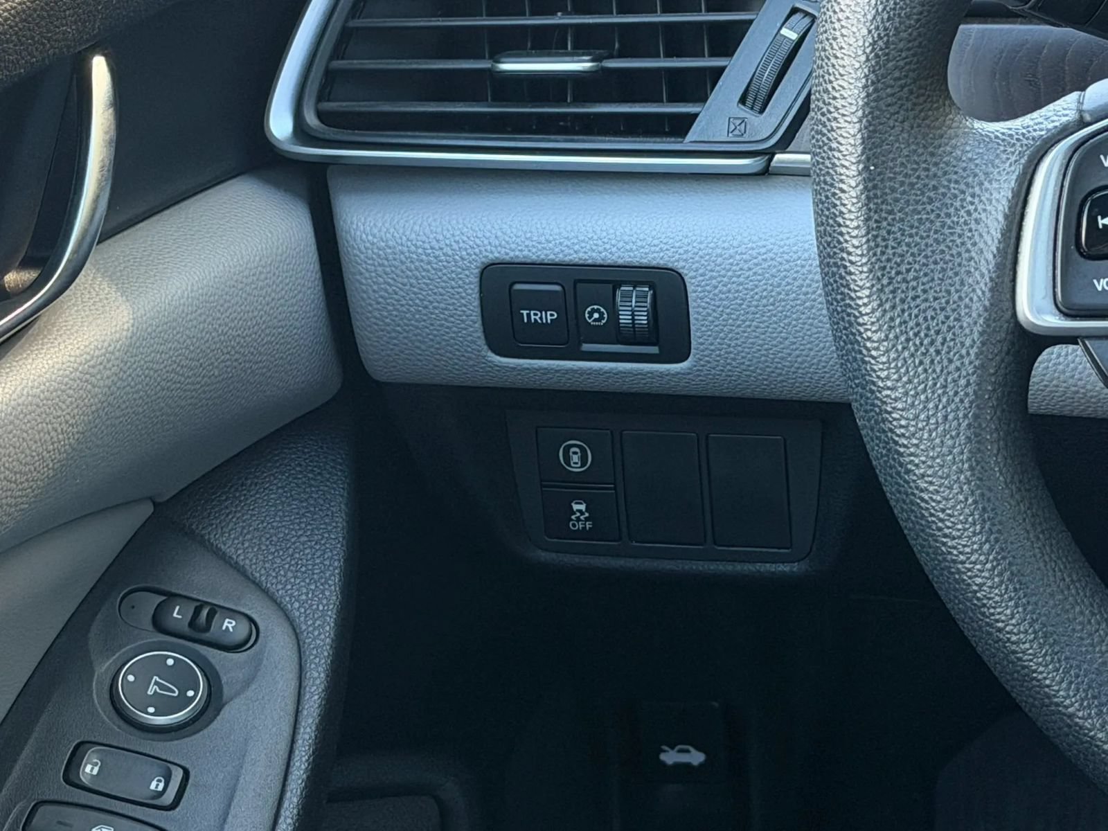 Used 2018 Honda Accord EX image 25
