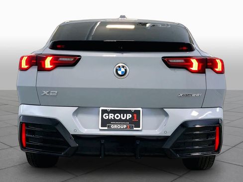 Used 2024 BMW X2 xDrive28i w/ M Sport Package AWD/4WD image 4