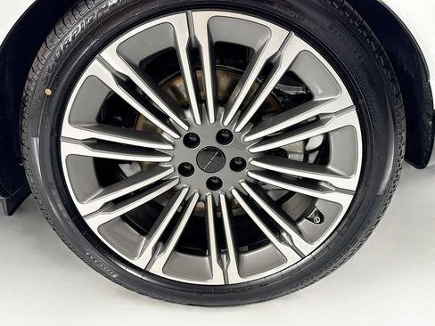 New 2026 Land Rover Range Rover Long Wheelbase SE AWD/4WD image 31