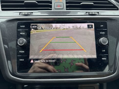 Used 2024 Volkswagen Tiguan SE R-Line AWD/4WD image 16
