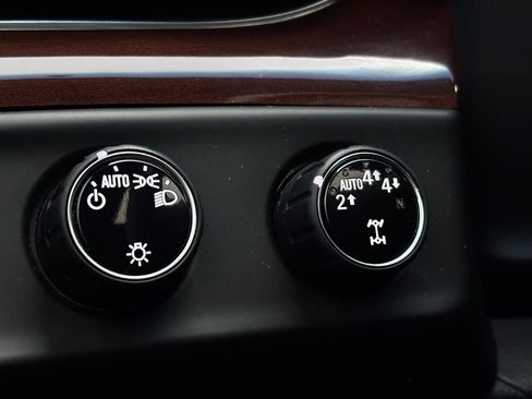 Used 2019 Cadillac Escalade Premium Luxury w/ Escalade Sport Edition image 6