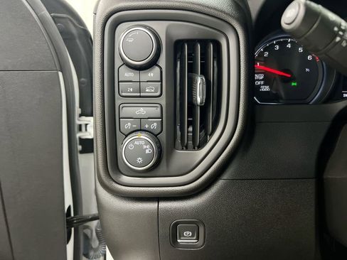 Used 2023 Chevrolet Silverado 1500 Custom AWD/4WD image 18