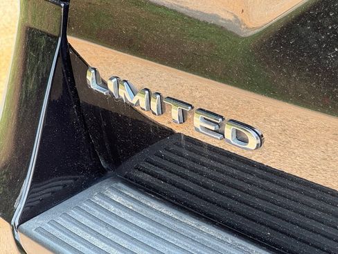 Used 2018 Ford Expedition Limited AWD/4WD image 7