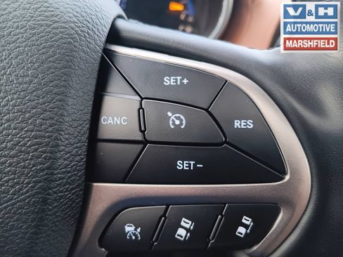 Used 2021 Jeep Grand Cherokee Overland w/ Protech Group AWD/4WD image 9