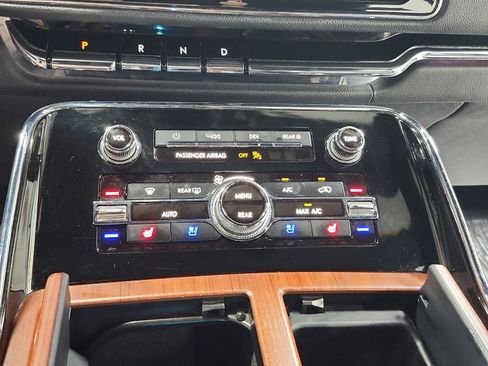 Used 2023 Lincoln Navigator Reserve image 38