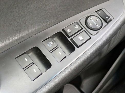 Used 2019 Hyundai Tucson SE image 22