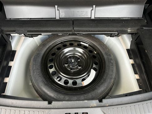 Used 2021 Ford Explorer XLT AWD/4WD image 33