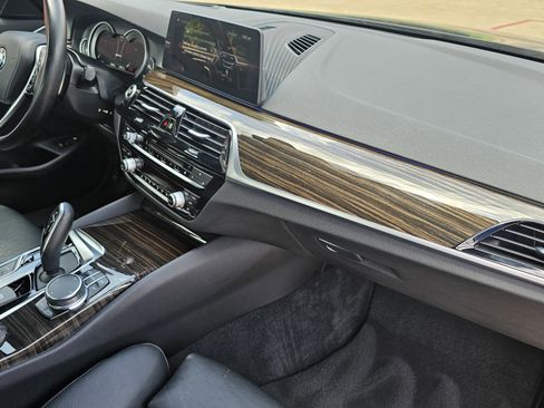 Used 2018 BMW 530e w/ Premium Package 2 image 33