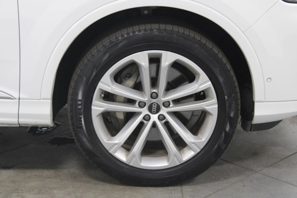 Used 2025 Audi Q7 3.0T Premium Plus AWD/4WD image 12