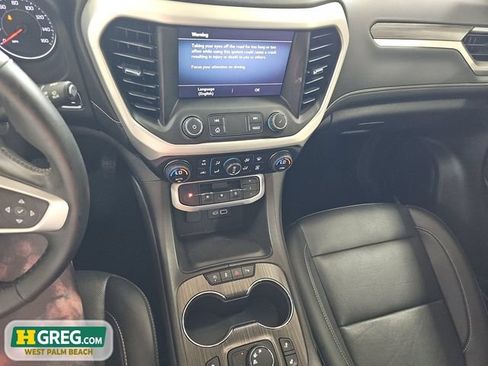 Used 2023 GMC Acadia SLT w/ Elevation Edition FWD image 16