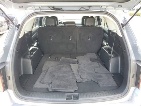 Used 2024 Kia Sorento S w/ Panoramic Sunroof Package image 6