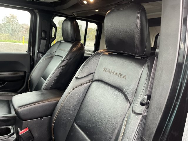 Used 2024 Jeep Wrangler Unlimited Sahara w/ Technology Group AWD/4WD image 12