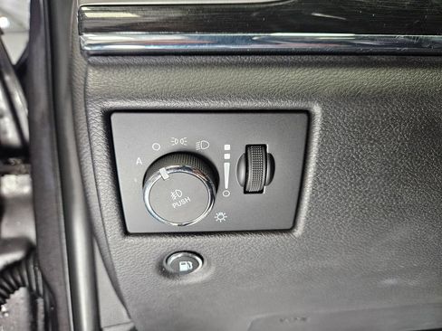 Used 2018 Jeep Grand Cherokee Trailhawk w/ Trailhawk Luxury Group AWD/4WD image 11