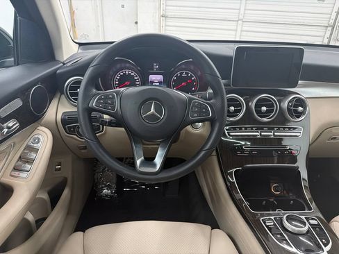 Used 2018 Mercedes-Benz GLC 300 4MATIC image 26