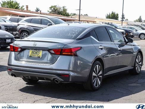 Used 2019 Nissan Altima 2.5 SV FWD image 4
