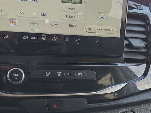 Used 2023 Ford Transit 350 XLT image 23