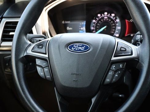Used 2019 Ford Fusion SE AWD/4WD image 25