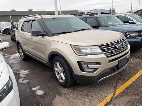 Used 2017 Ford Explorer XLT w/ Equipment Group 202A image 18