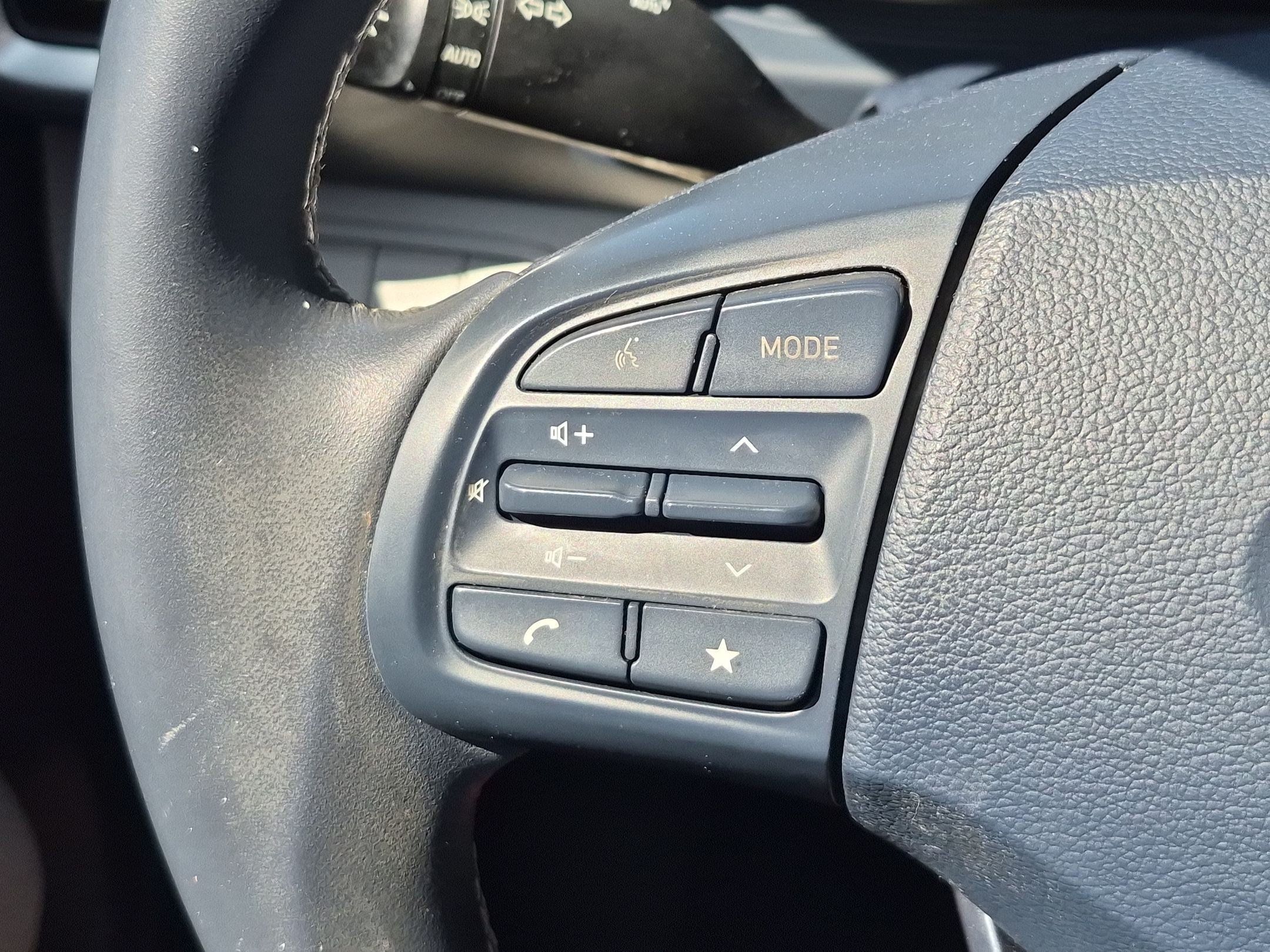Certified 2023 Hyundai Venue Limited w/ Cargo Package FWD image 19