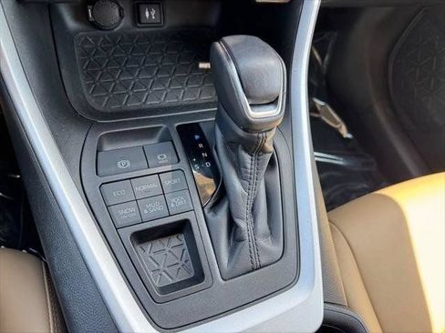 Certified 2019 Toyota RAV4 XLE Premium w/ All Weather Liner Package AWD/4WD image 87