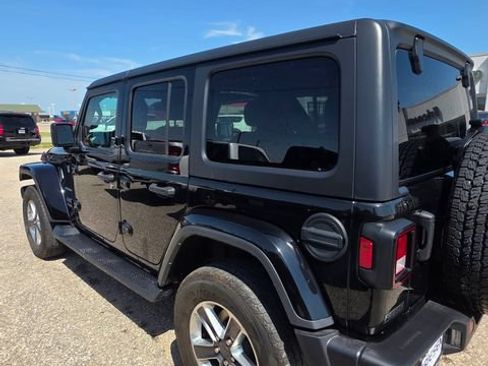 Used 2021 Jeep Wrangler Unlimited Sahara w/ Uconnect 4C Nav & Sound Group AWD/4WD image 7