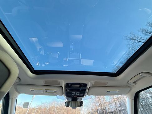 Used 2020 Land Rover Range Rover image 16