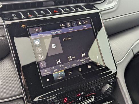 New 2025 Jeep Grand Cherokee L Altitude image 14