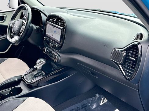 Certified 2023 Kia Soul GT-Line image 27